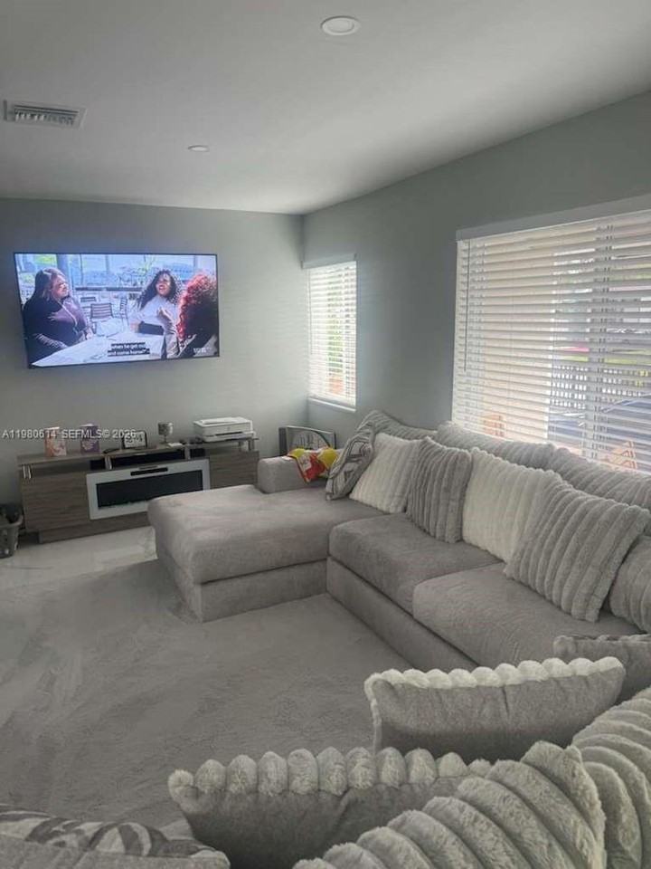 1001 Nw 148th St - Photo 6 of 18