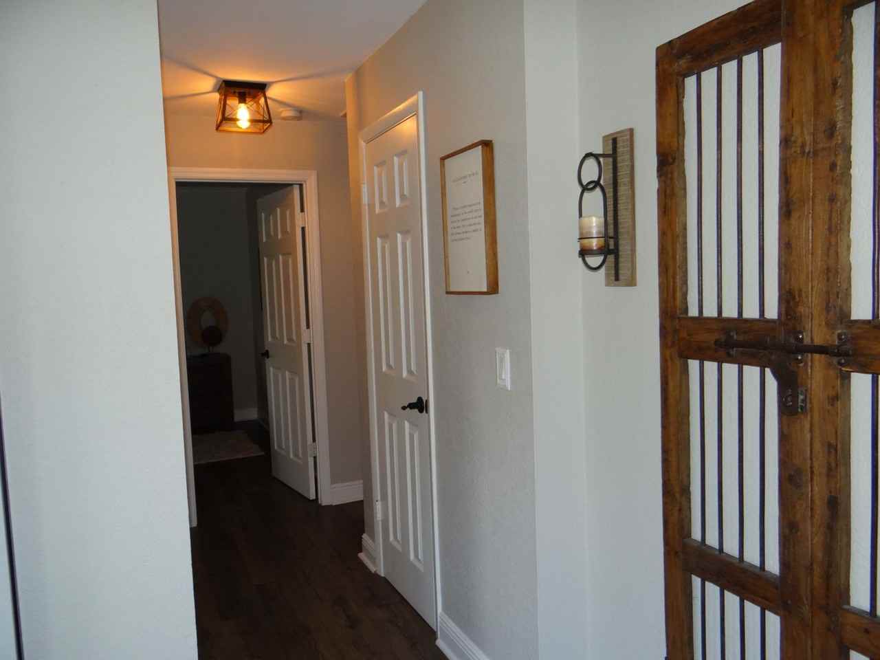 562 Brookside Dr - Photo 4 of 21