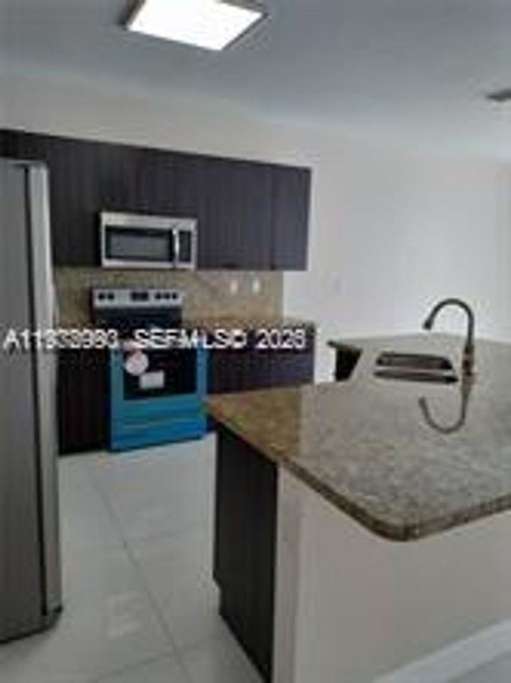 8546 Sw 165th Pl - Photo 3 of 21