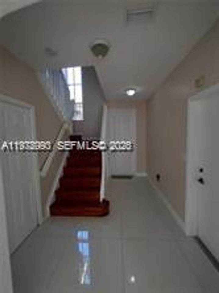 8546 Sw 165th Pl - Photo 6 of 21