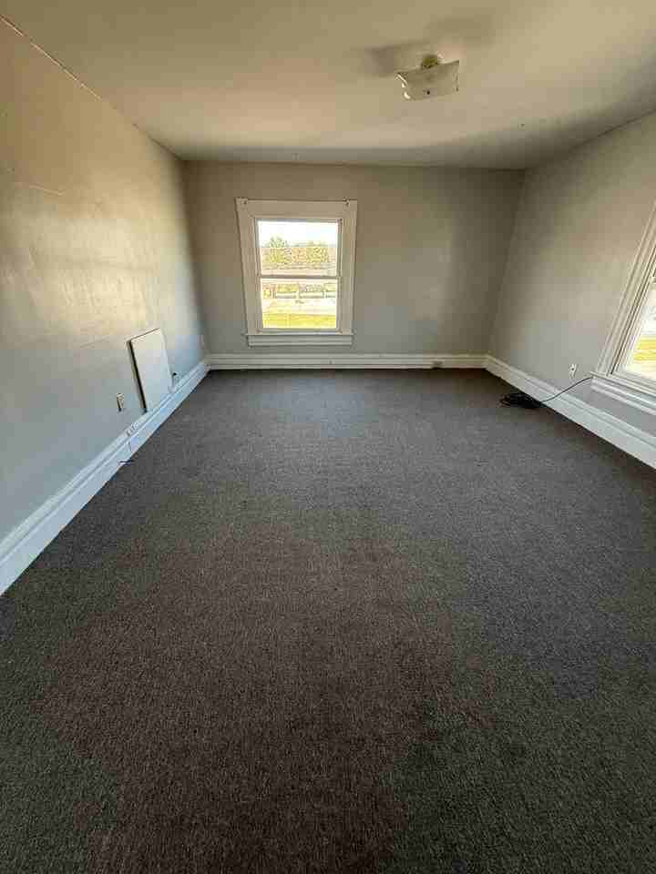 1001 Caldwell Ave - Photo 5 of 7