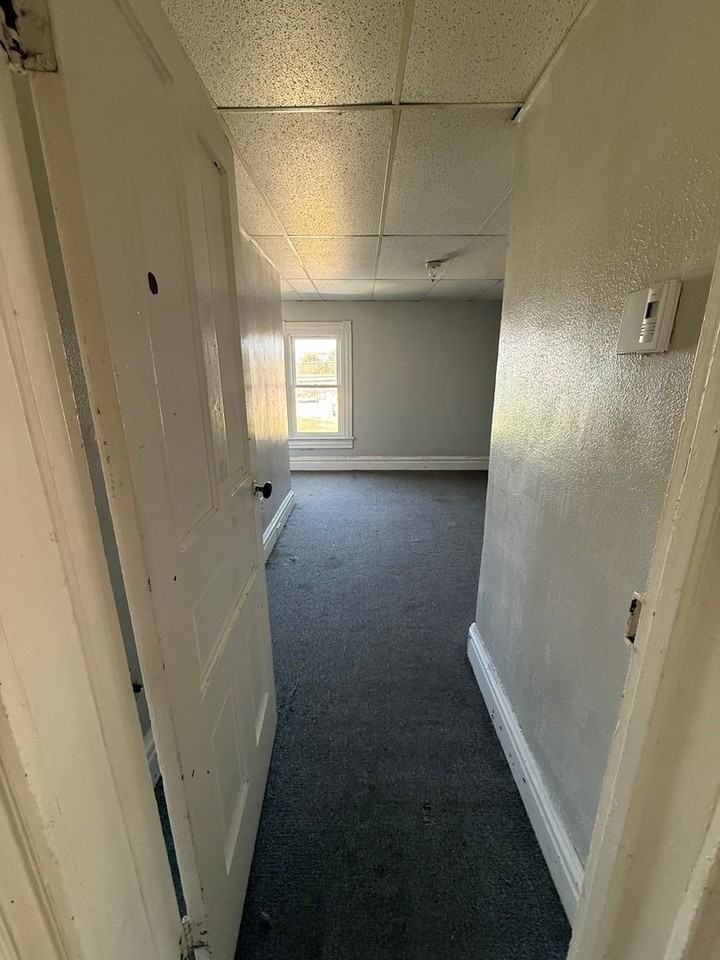 1001 Caldwell Ave - Photo 6 of 7