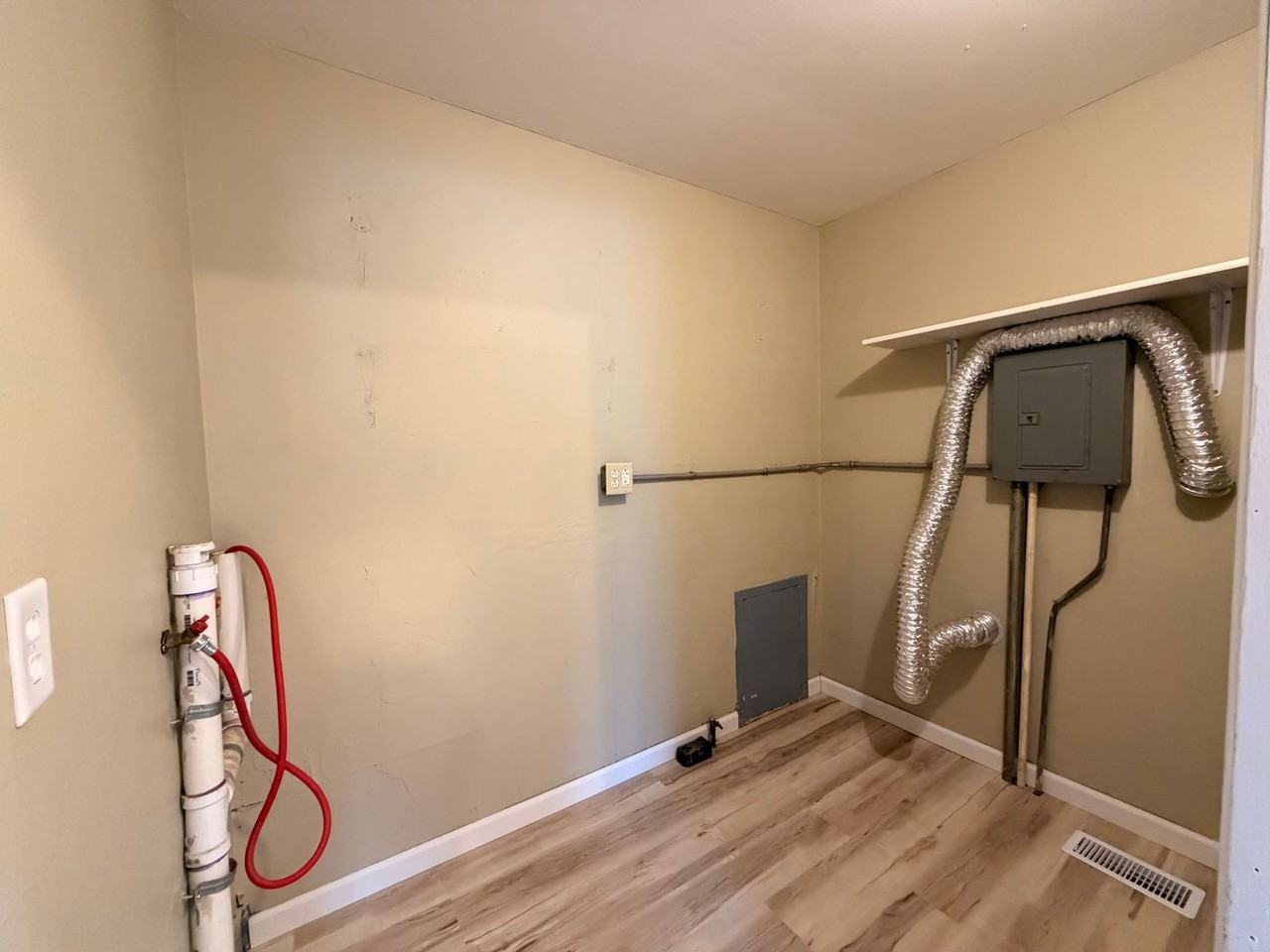 713 Riverside St Nw - Photo 4 of 8