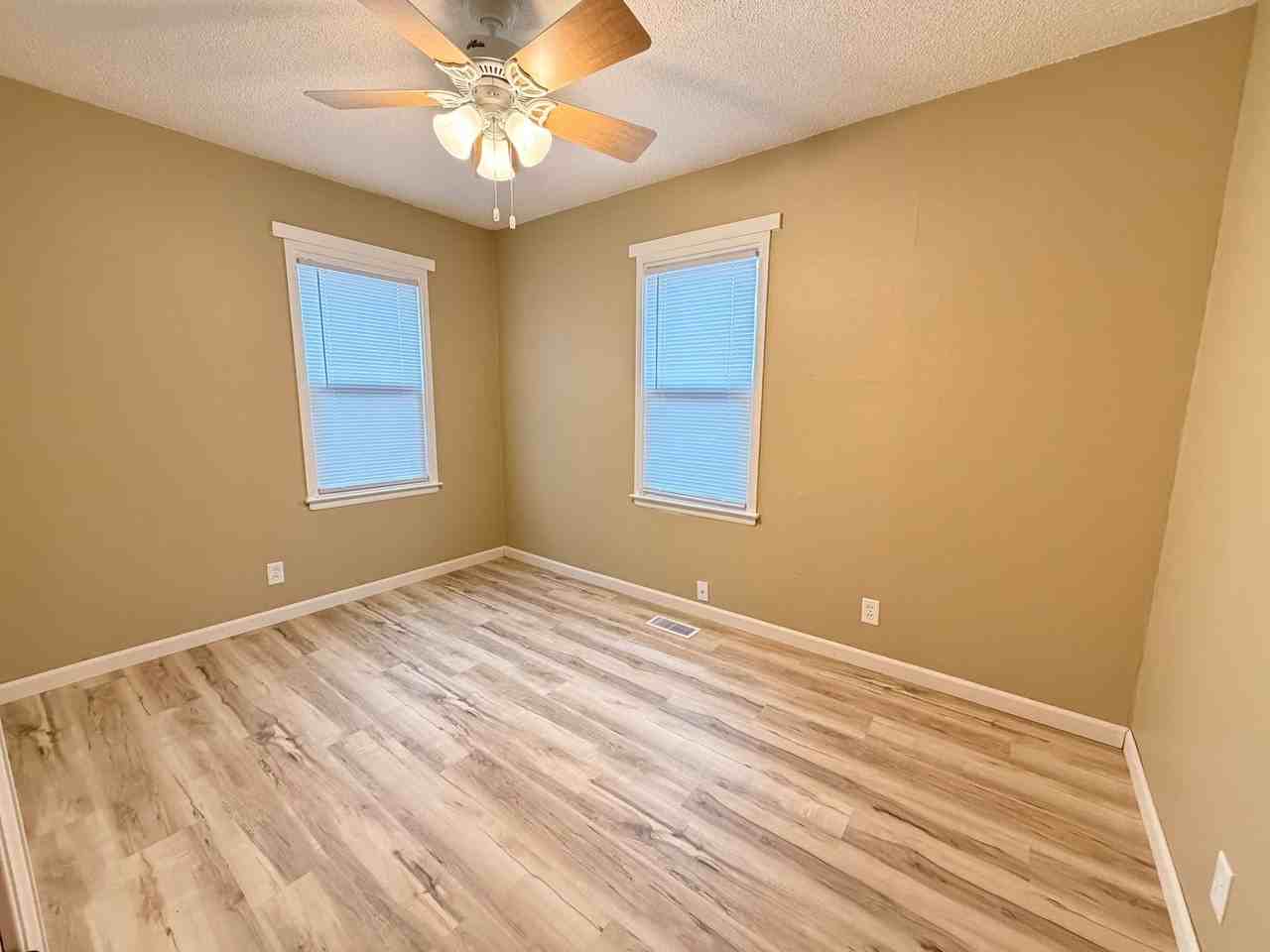 713 Riverside St Nw - Photo 6 of 8