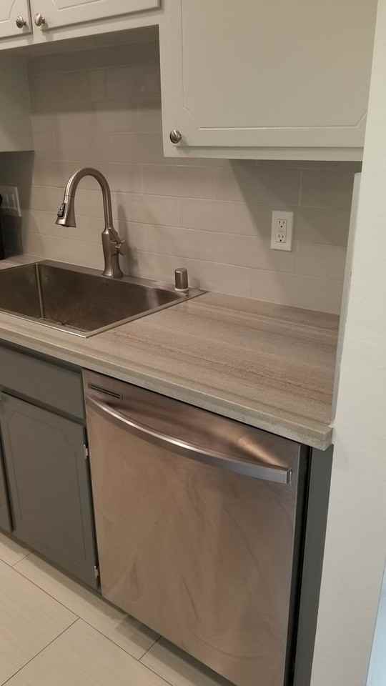 1308 Monarch Ln - Photo 2 of 35