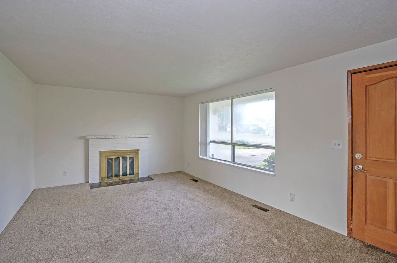 5414 111th St Sw - Photo 5 of 36