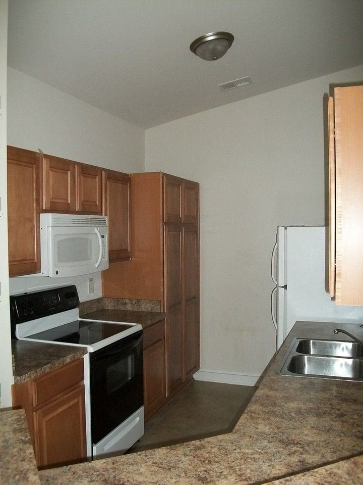 111 Portsmith Dr #6 - Photo 2 of 7