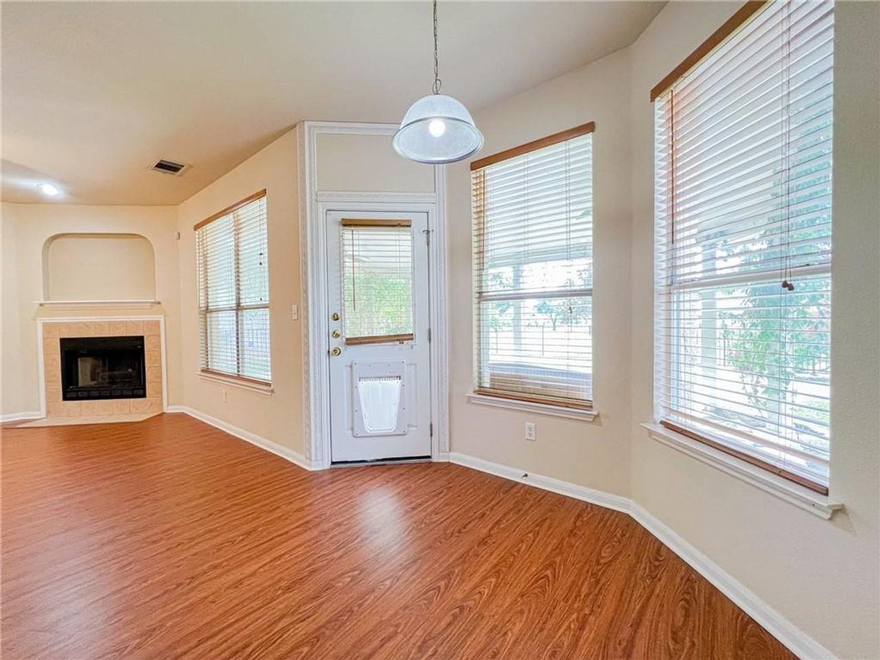 1009 Hidden View Pl - Photo 7 of 26