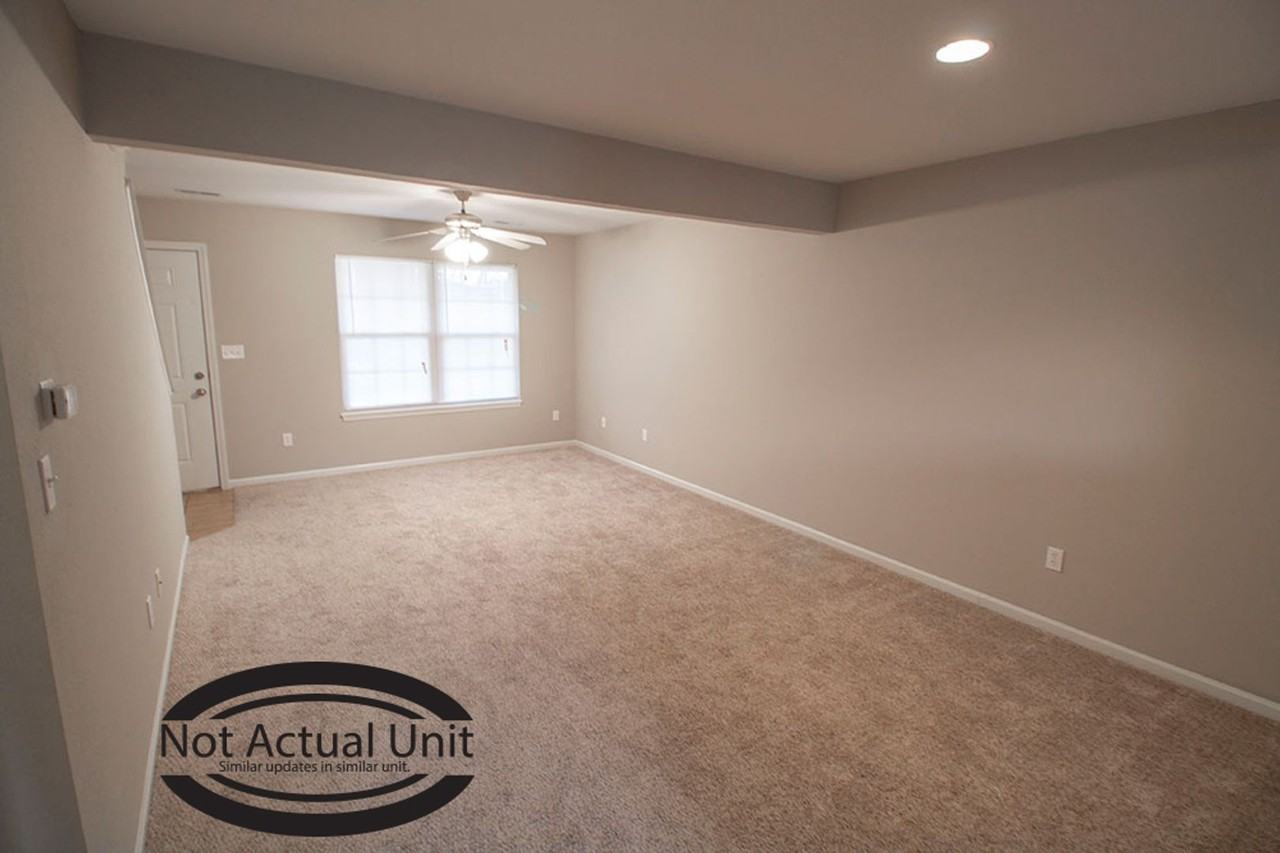 3914 Snowy Owl Dr - Photo 5 of 36