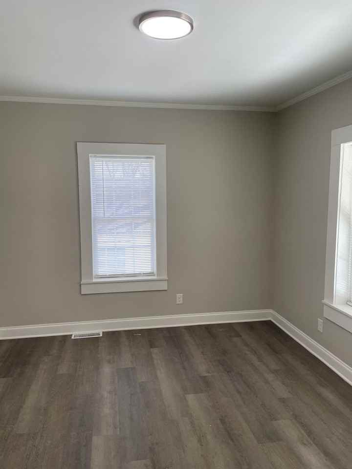 417 E 27th St - Photo 3 of 15