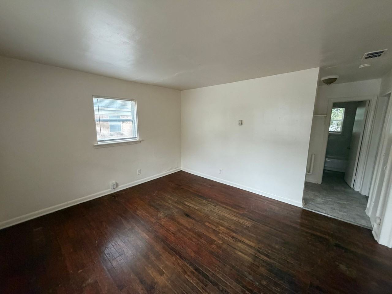 2414 Wilson Ave - Photo 2 of 7