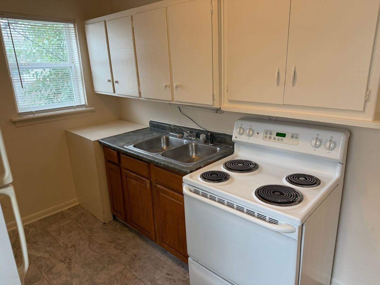 2414 Wilson Ave - Photo 5 of 7