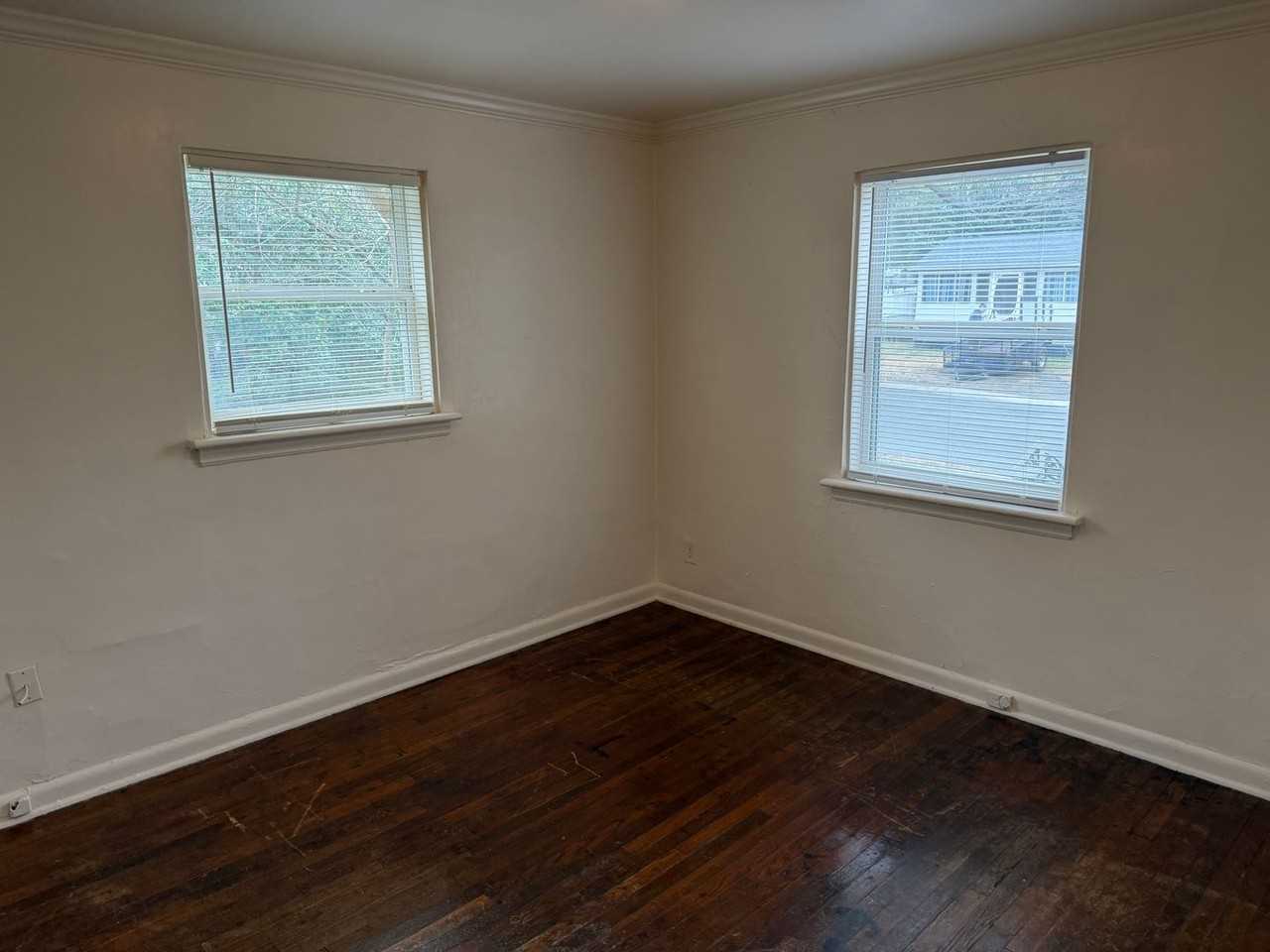 2414 Wilson Ave - Photo 6 of 7