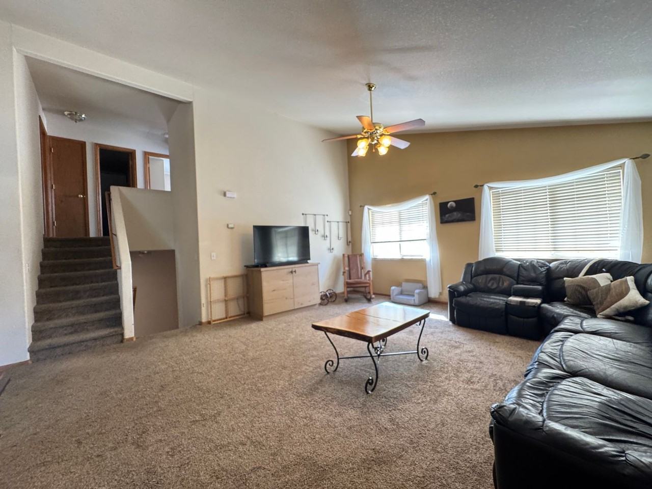 4238 Rockvale Dr - Photo 2 of 16
