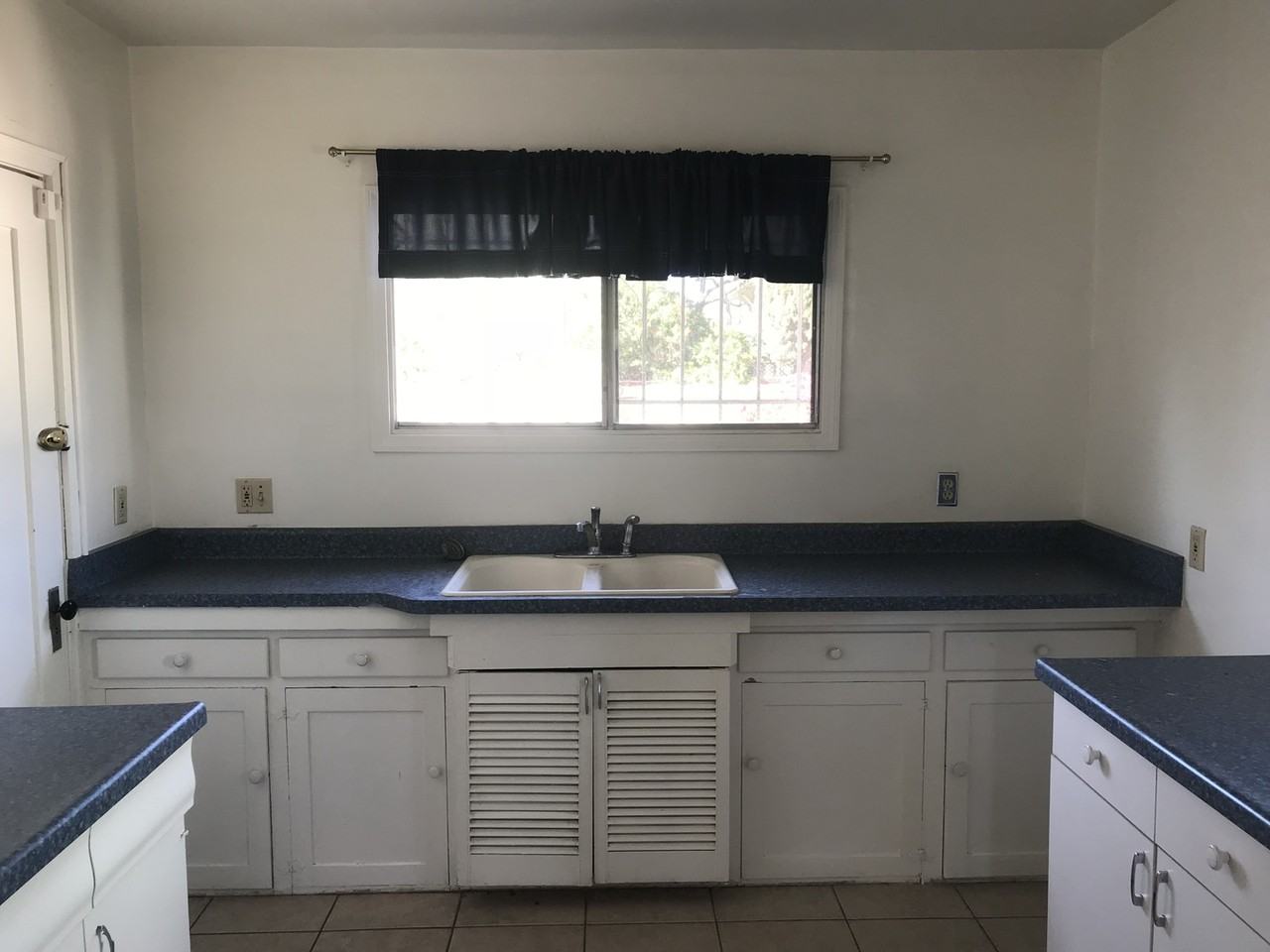 3573 Larchwood Pl - Photo 7 of 16