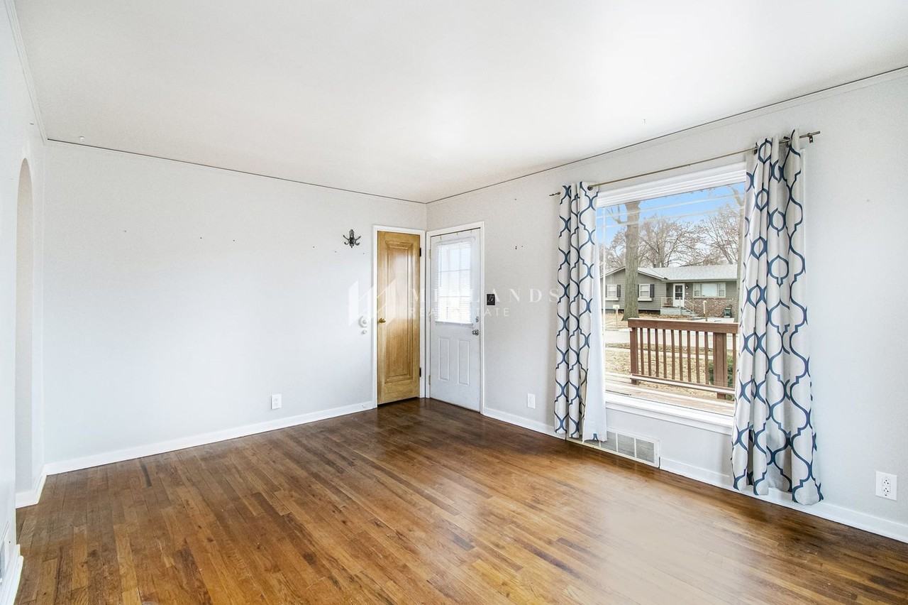 2403 Wayne St - Photo 2 of 18