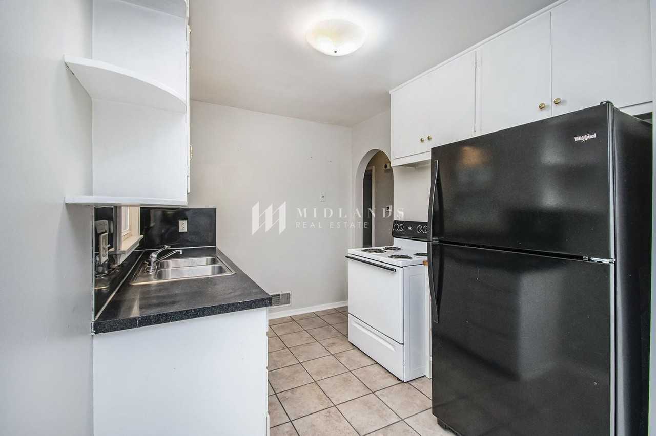 2403 Wayne St - Photo 6 of 18