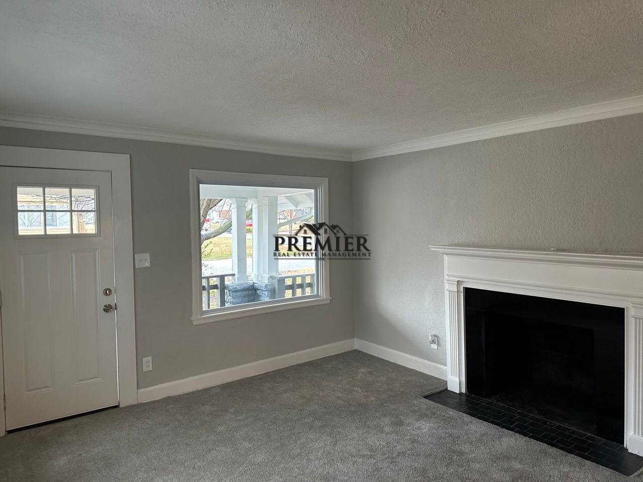 1702 E 72nd St - Photo 3 of 10