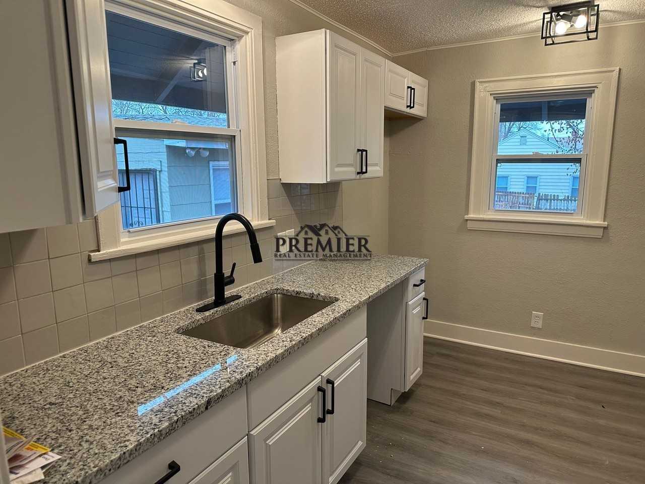 1702 E 72nd St - Photo 5 of 10