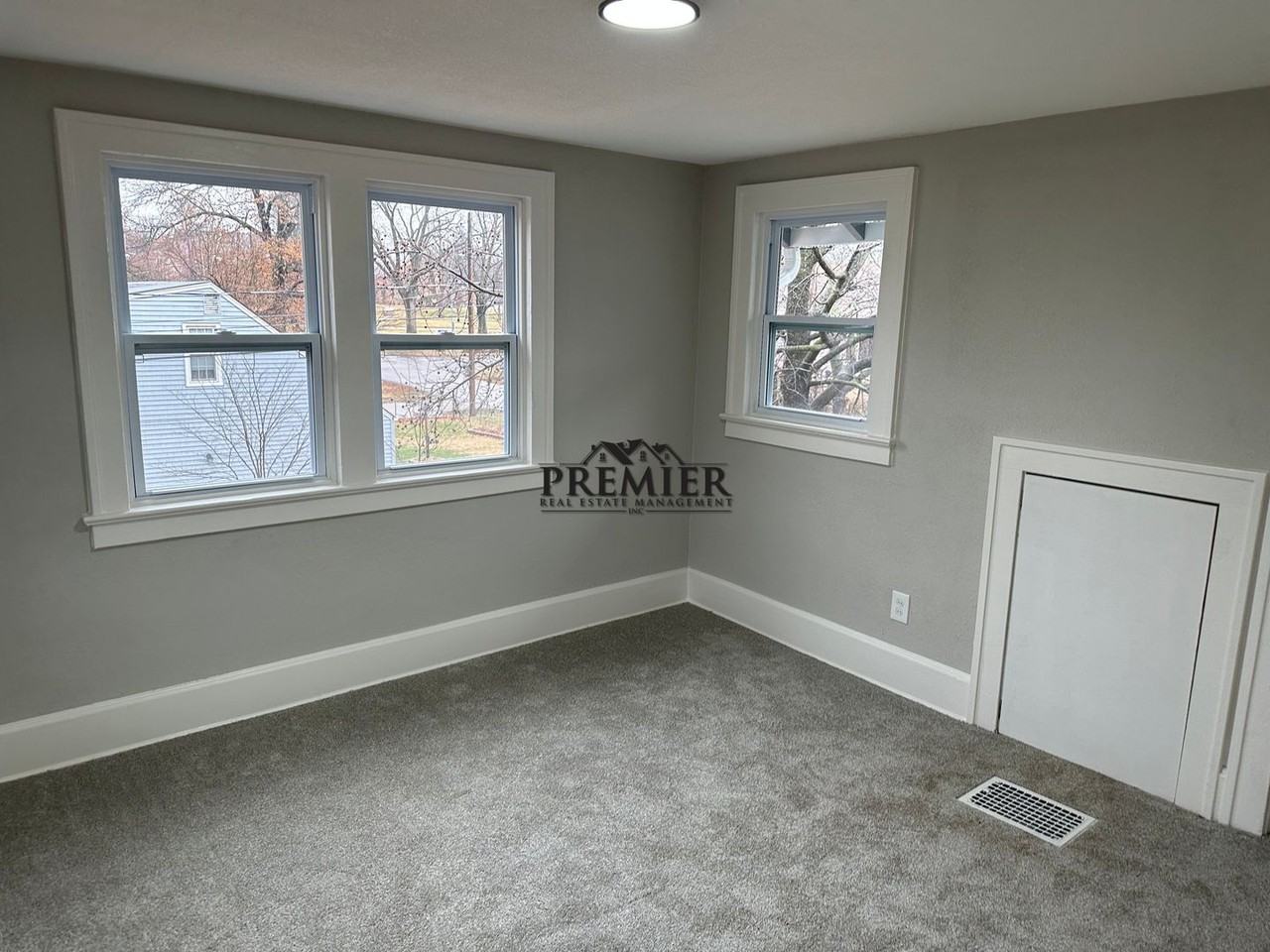 1702 E 72nd St - Photo 7 of 10