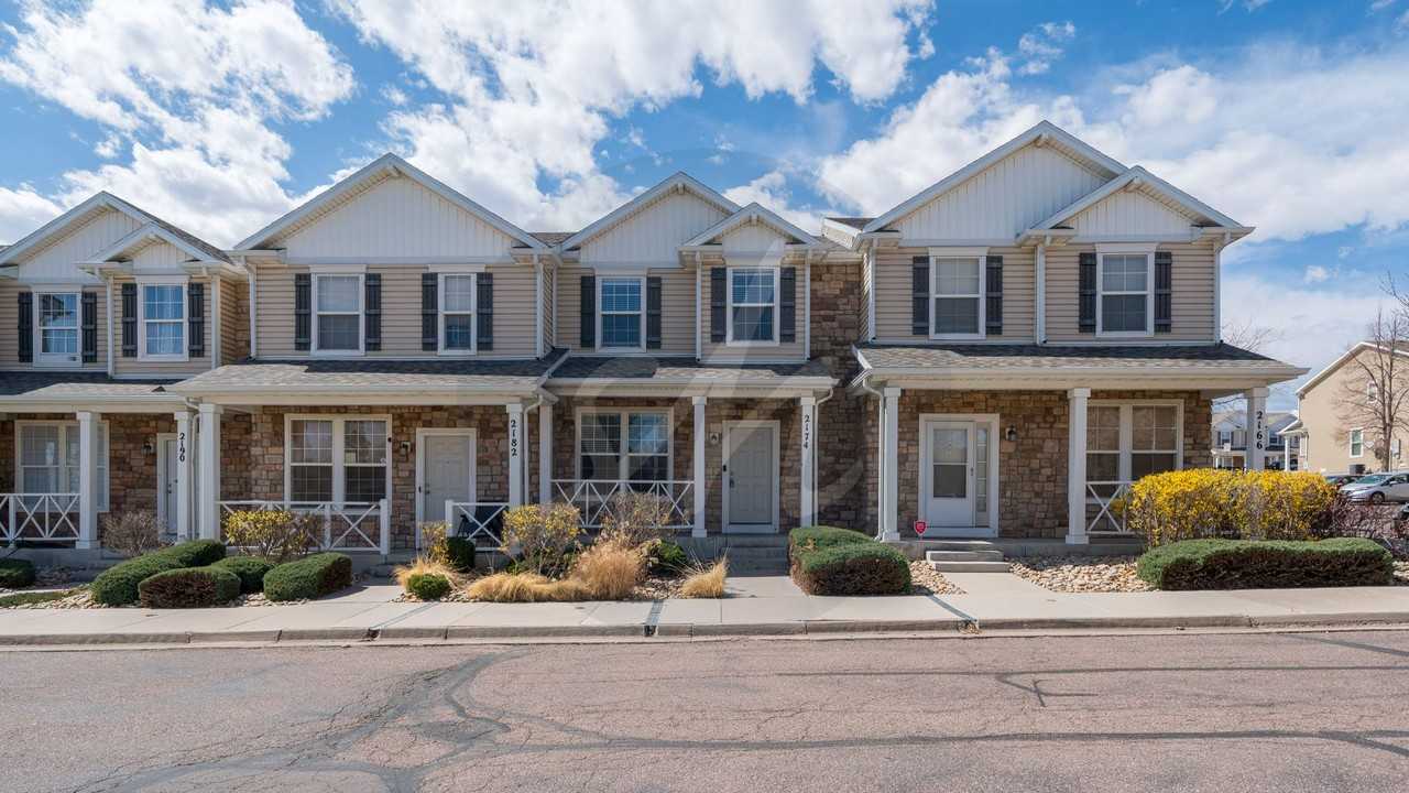 2174 Arrowhead Creek Vw - Photo 2 of 17