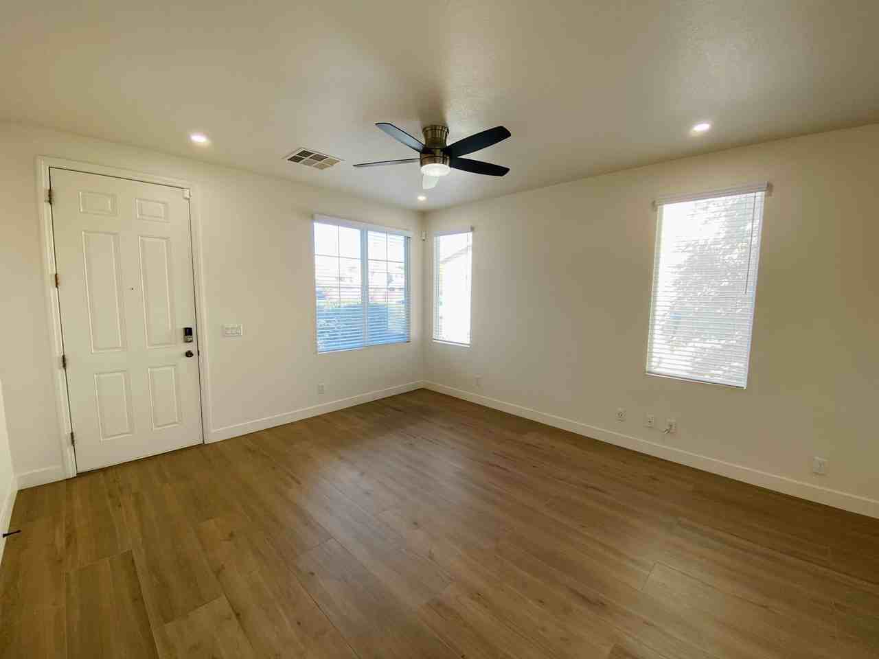 8794 Timber Mesa St - Photo 3 of 26