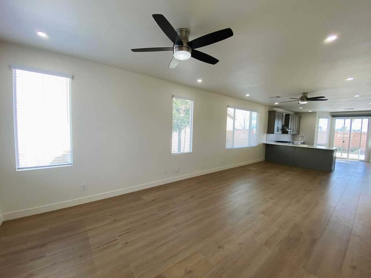 8794 Timber Mesa St - Photo 4 of 26