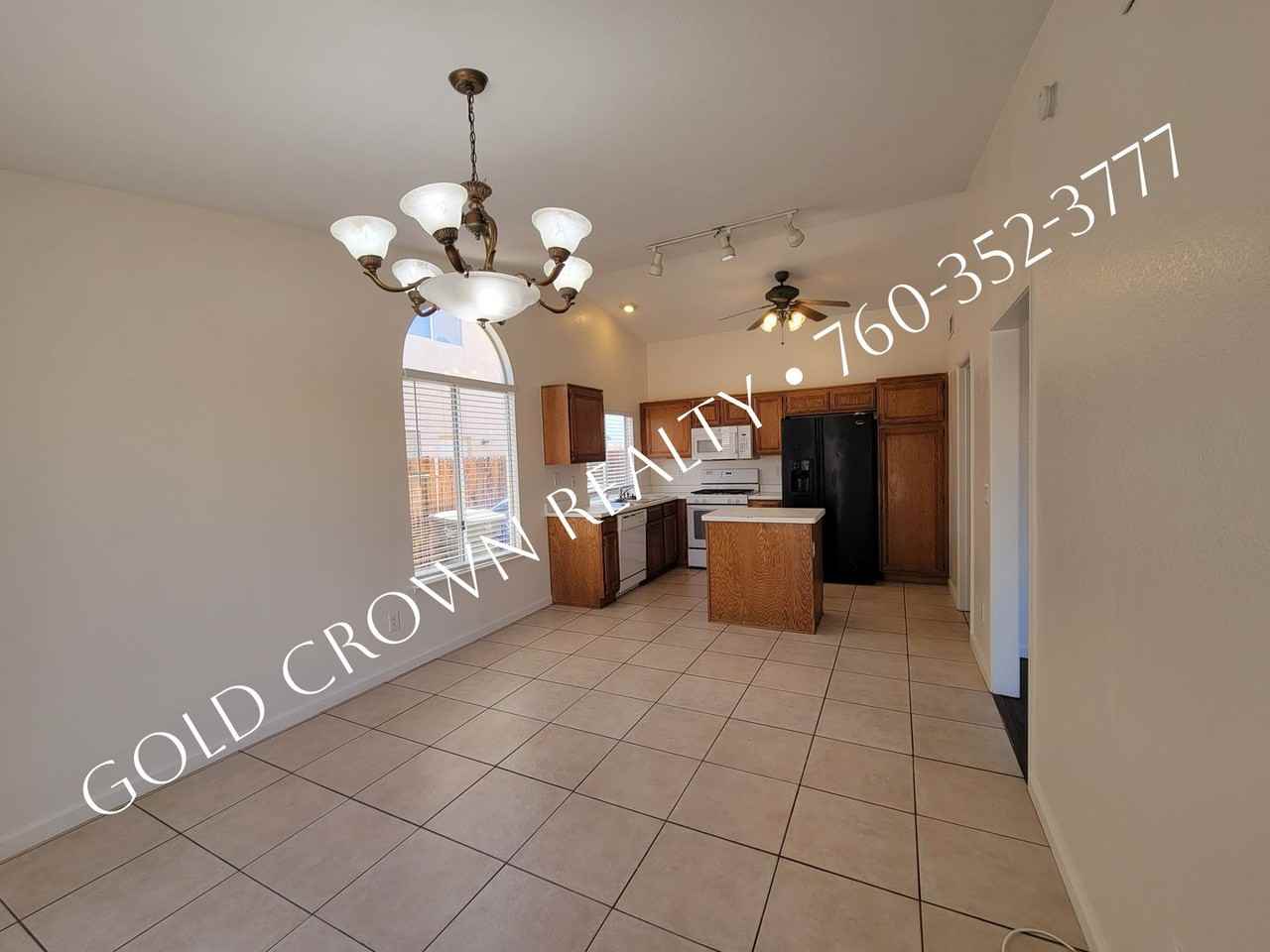 669 Sagebrush St - Photo 3 of 13