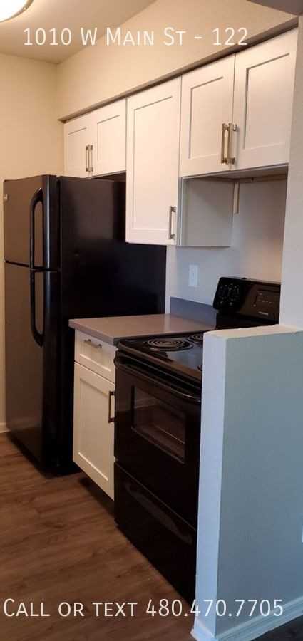 10|Ten on Main Apartments - Photo 4 of 50