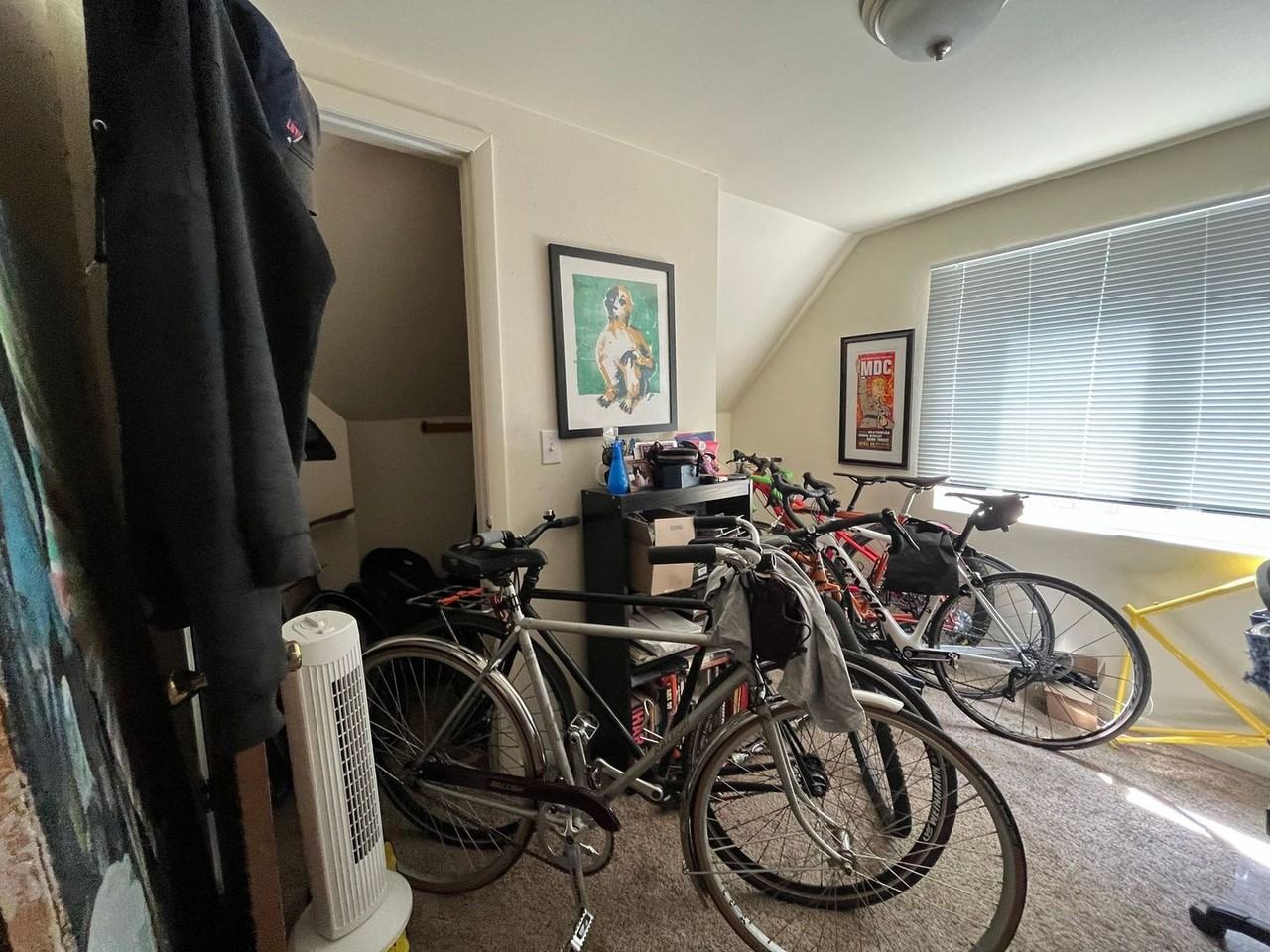 412 E 7th St - Photo 7 of 12