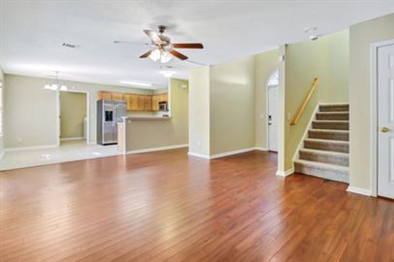 139 Wax Myrtle Ct - Photo 3 of 10