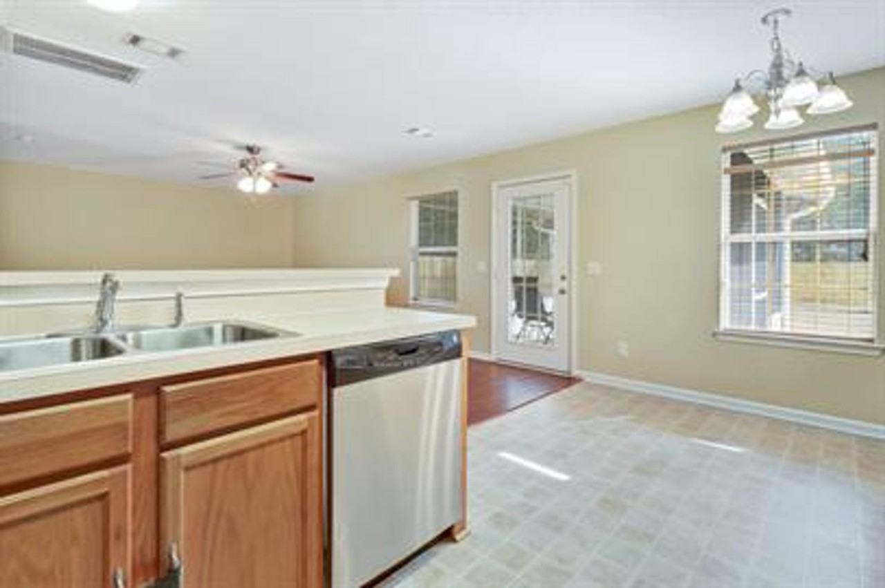 139 Wax Myrtle Ct - Photo 7 of 10