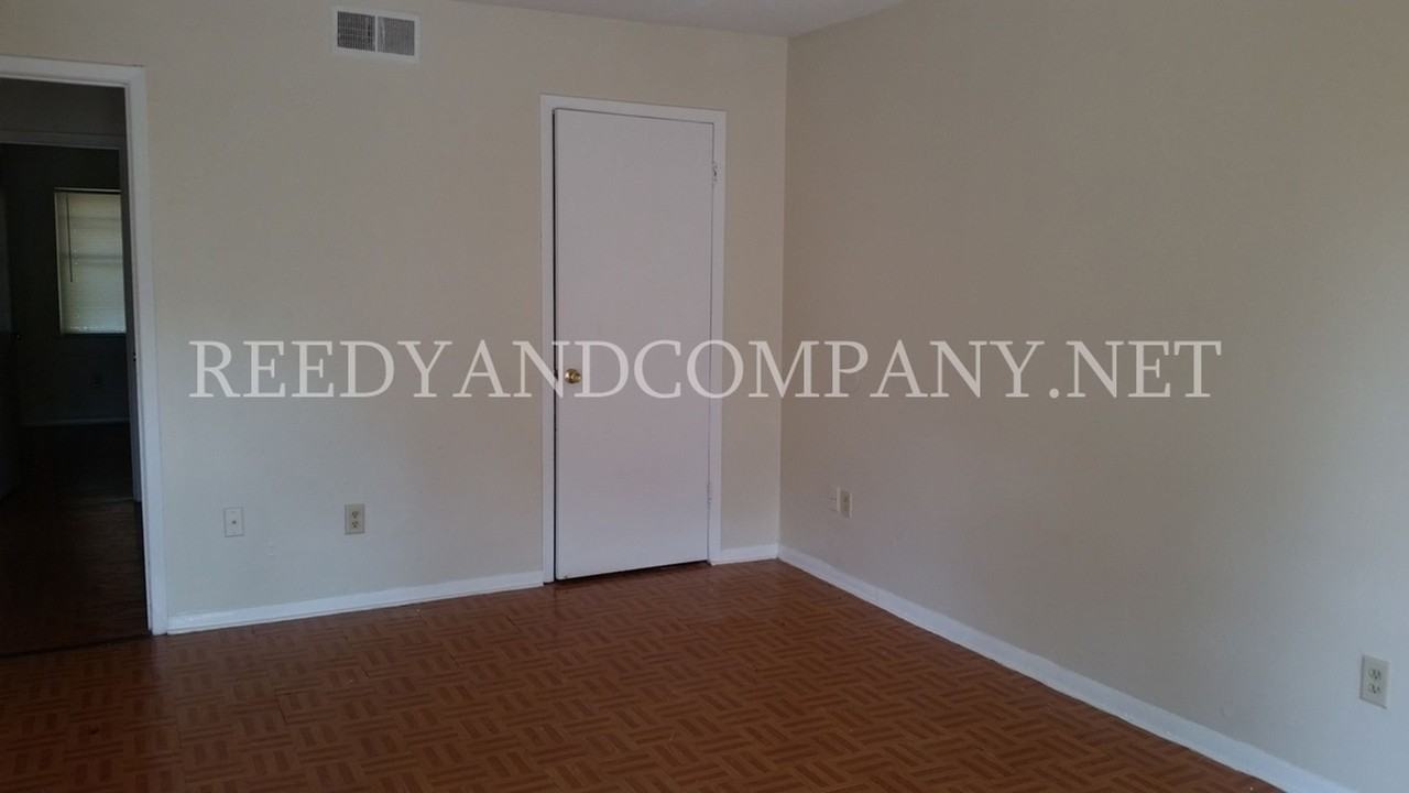 3990 Ashview Cv - Photo 2 of 8