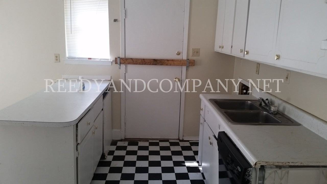 3990 Ashview Cv - Photo 4 of 8