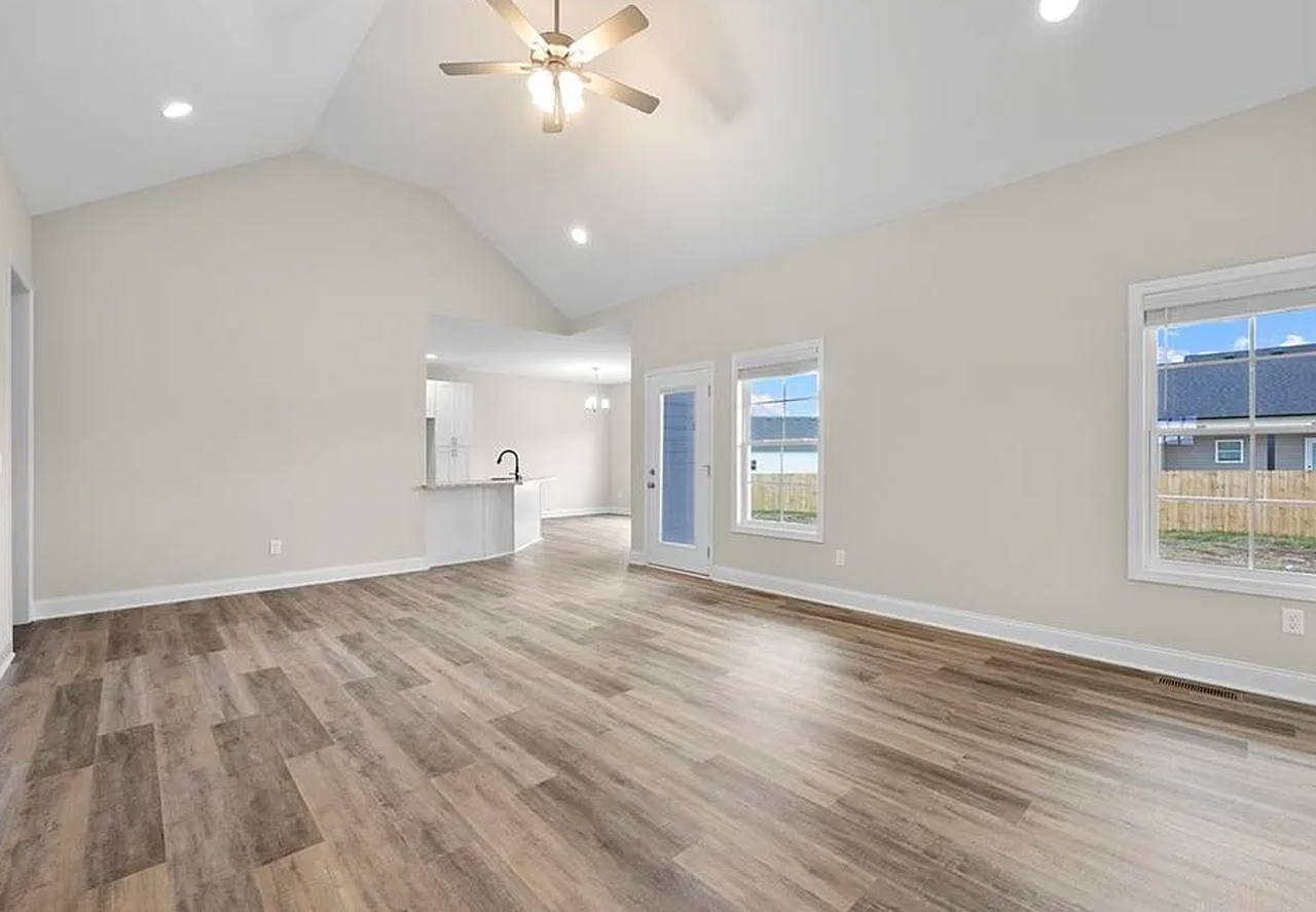 1206 Andover Dr - Photo 2 of 7