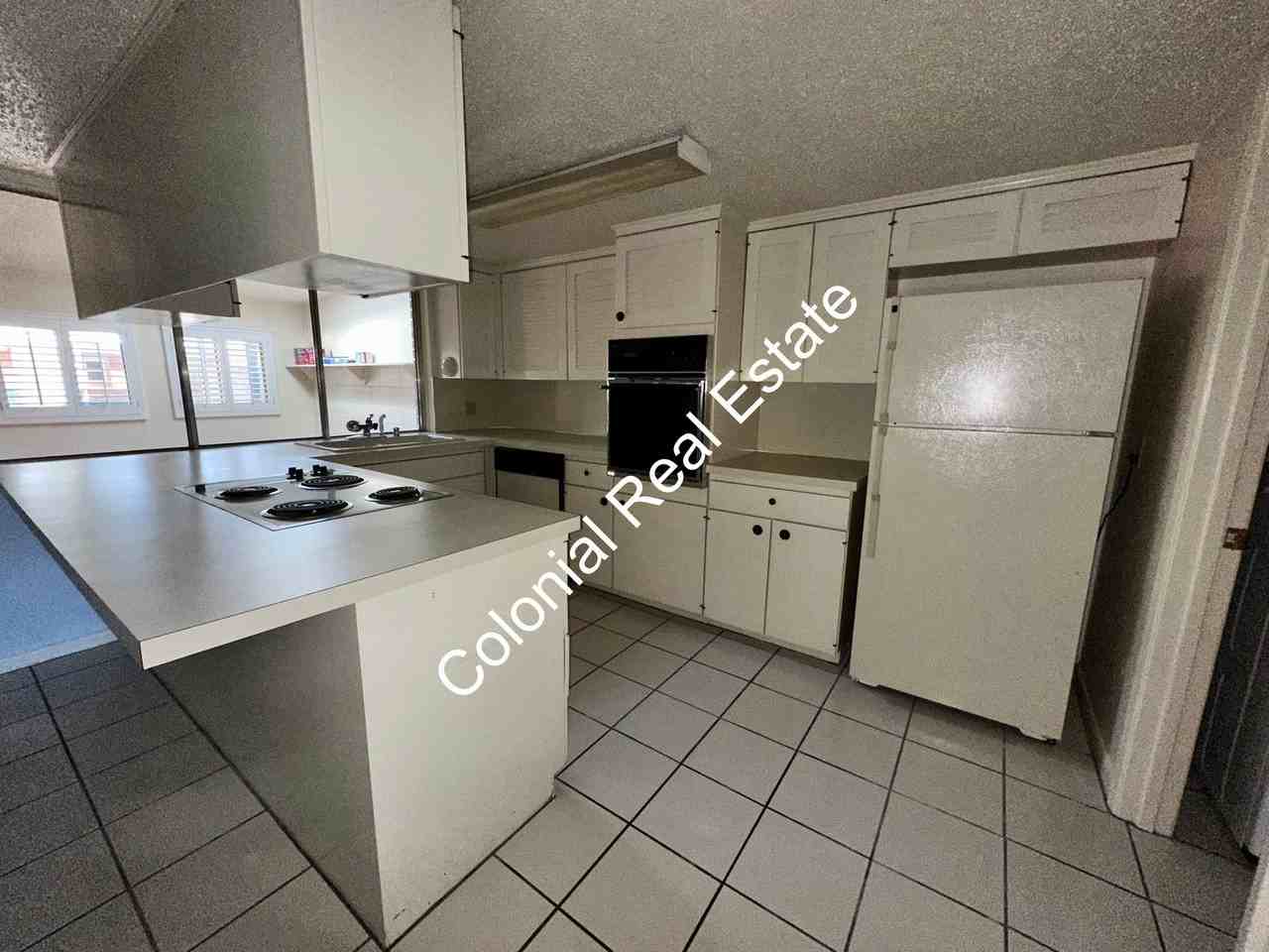 1281 Colonial Pkwy - Photo 5 of 17