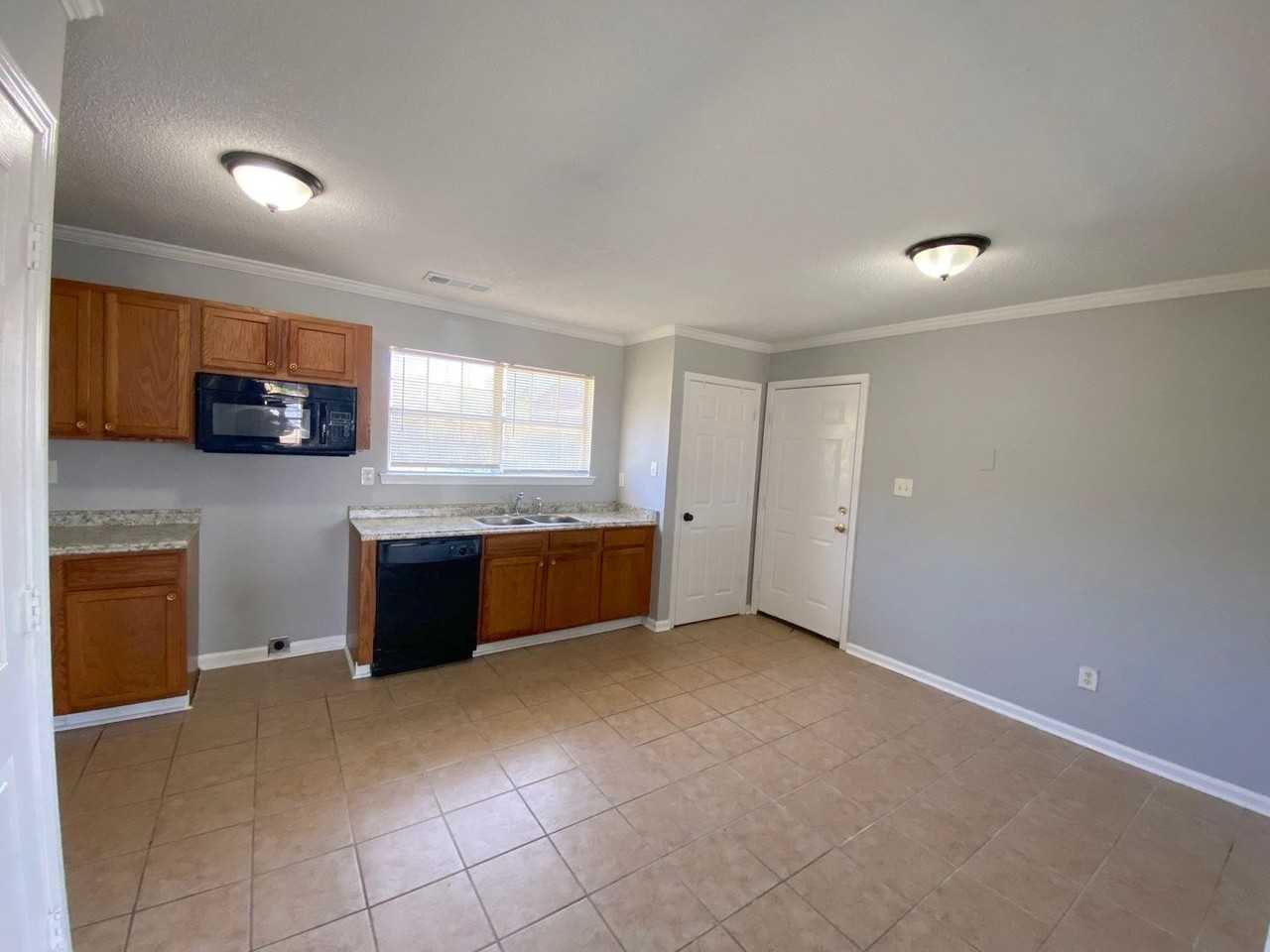 4559 Cedar Leaf Cv - Photo 3 of 16