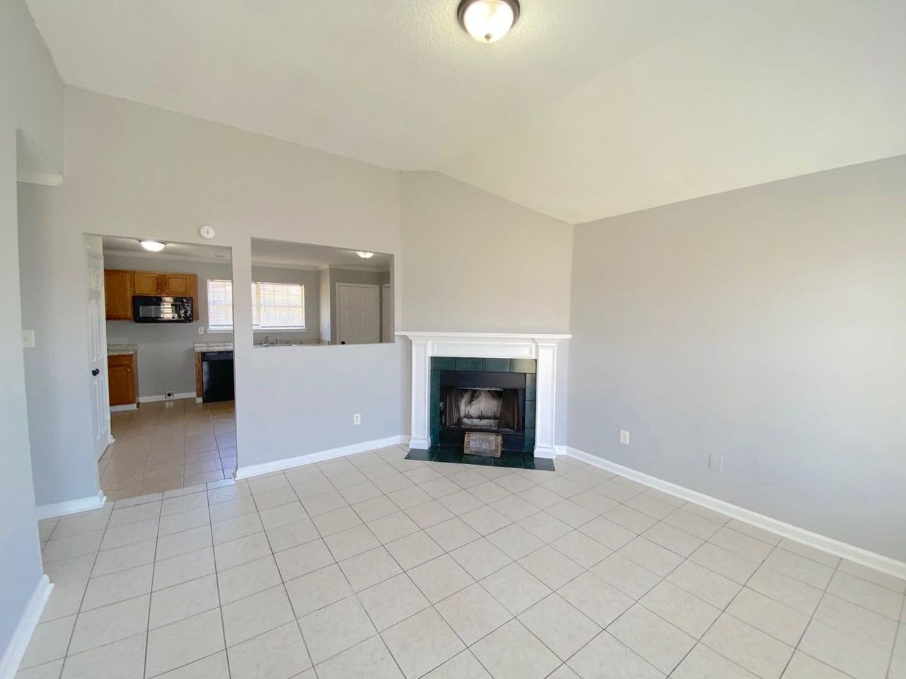 4559 Cedar Leaf Cv - Photo 4 of 16