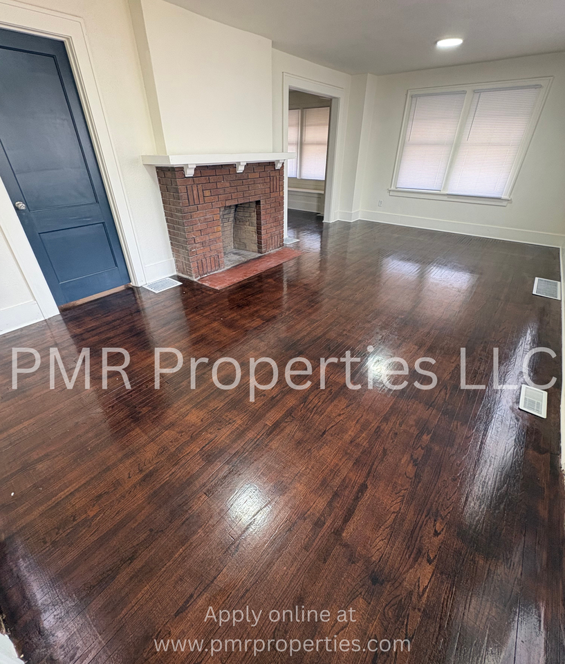 2902 Mitchell Ave - Photo 3 of 12