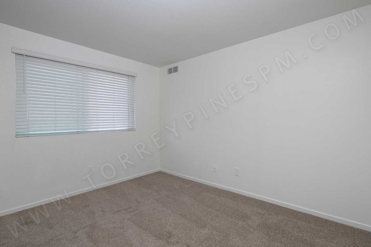 4484 Montalvo St - Photo 7 of 13