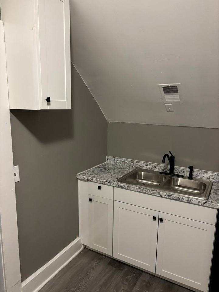 Eighteenth Ave 3011 - Photo 3 of 17