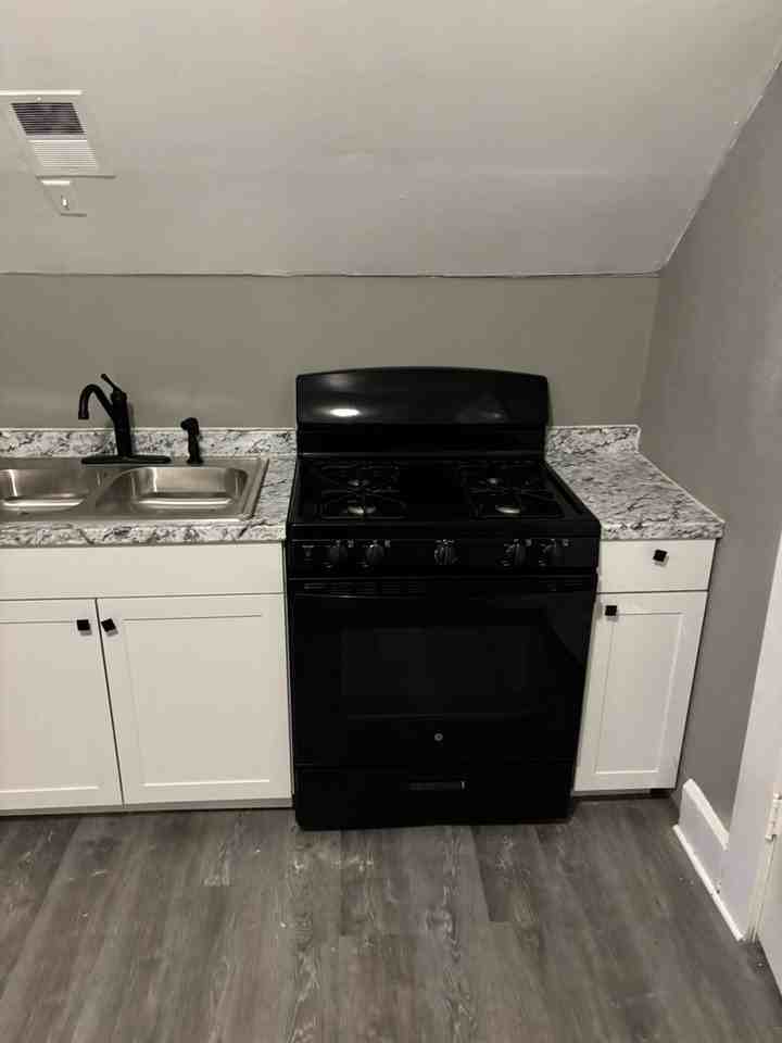 Eighteenth Ave 3011 - Photo 4 of 17