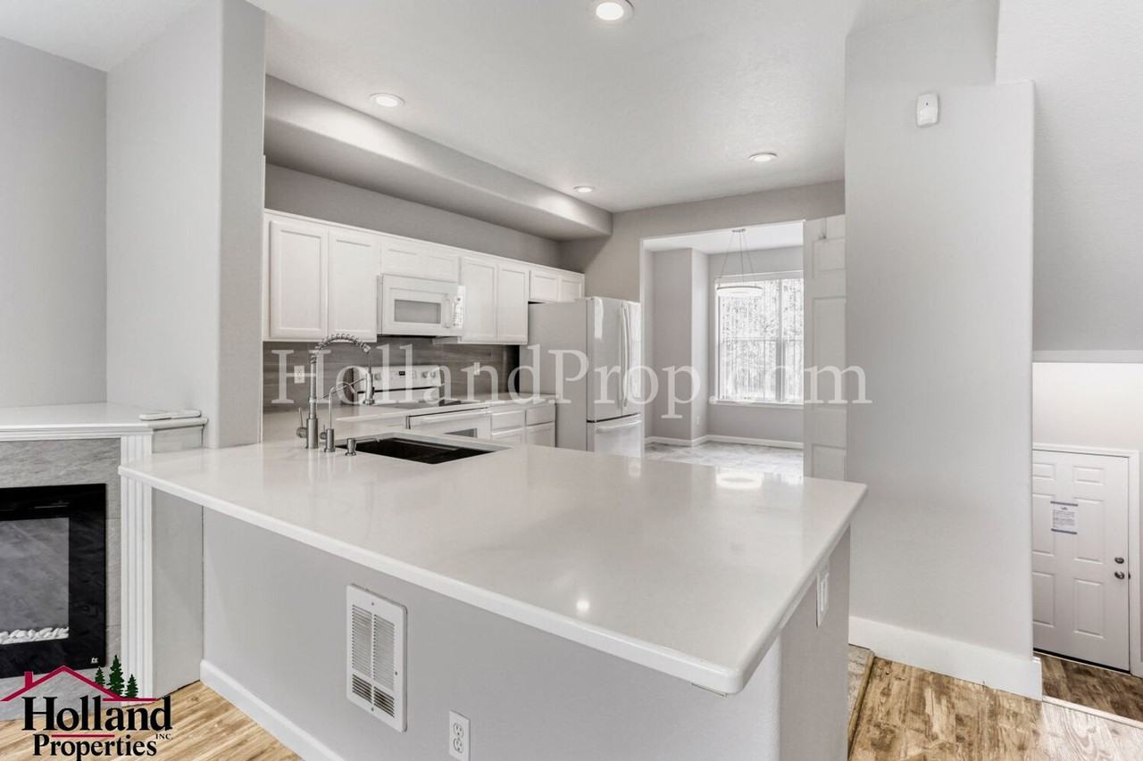 123 Ne 75th Ave - Photo 3 of 17