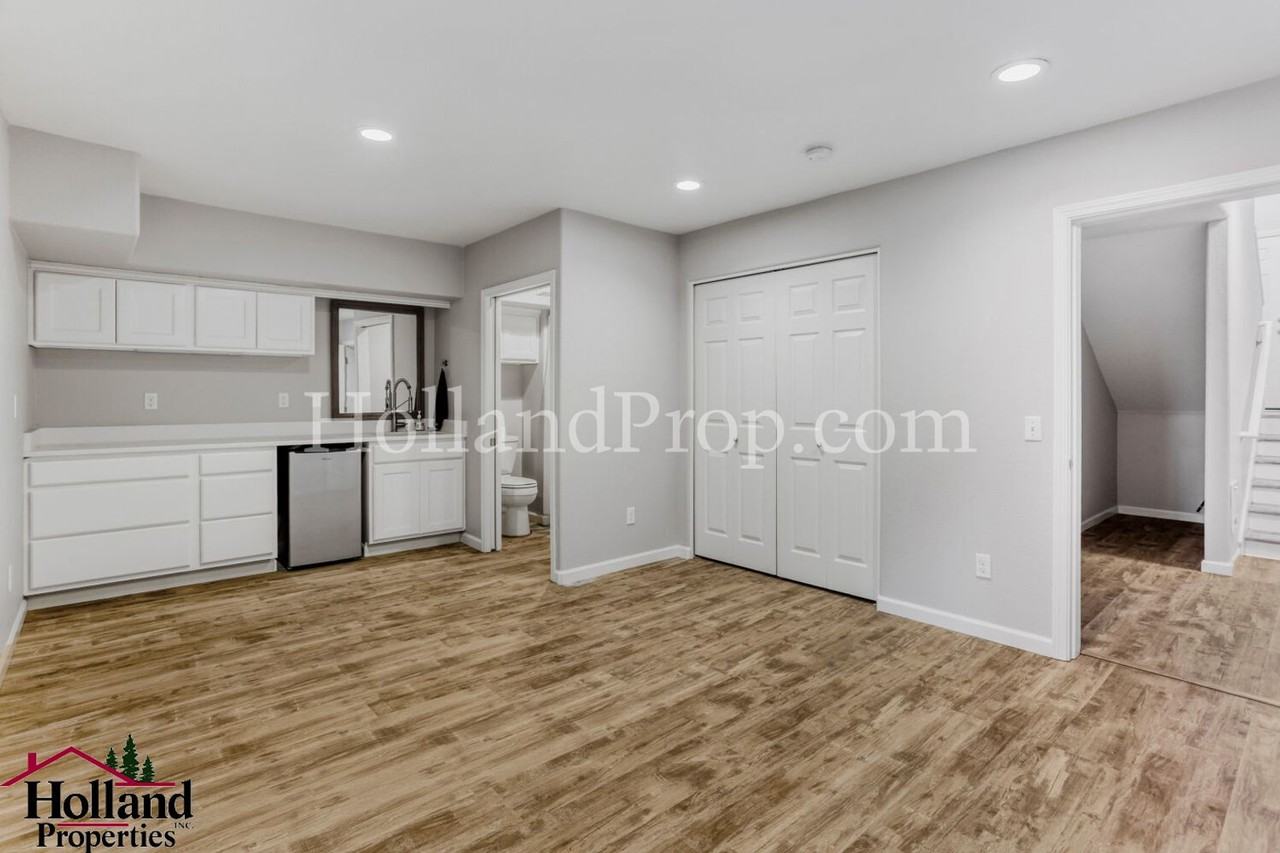 123 Ne 75th Ave - Photo 4 of 17