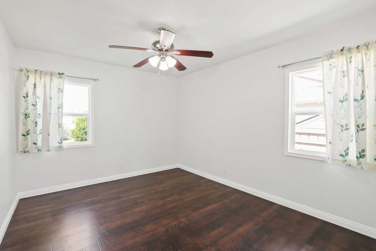 1615 Olympus Ave - Photo 7 of 10