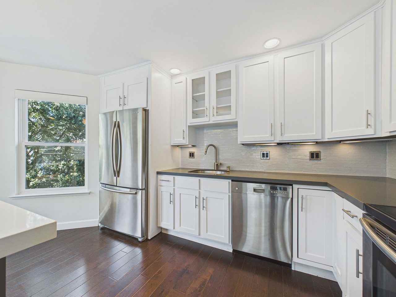 1180 Broderick St #302 - Photo 4 of 23