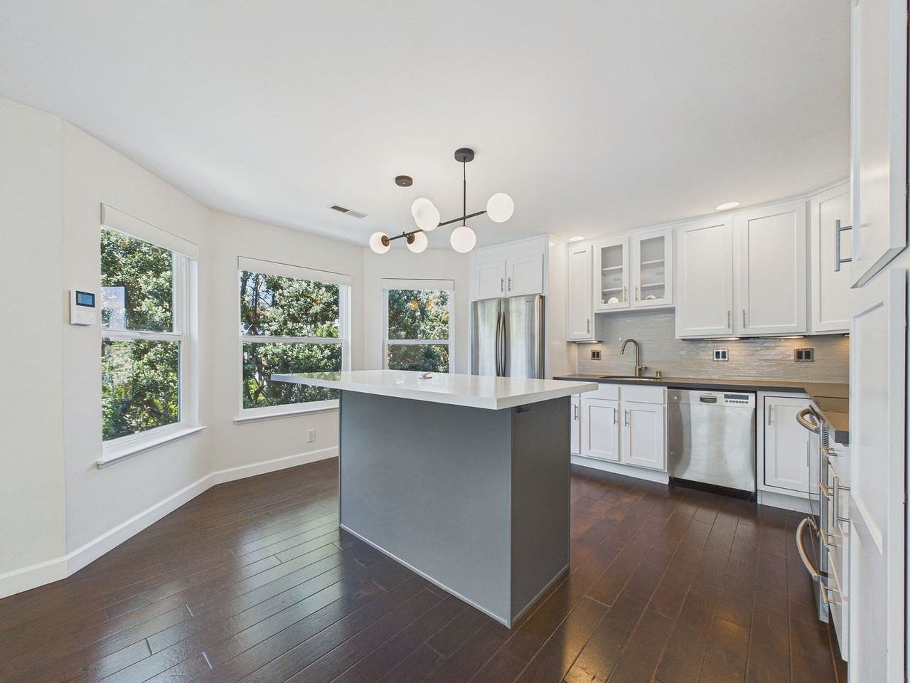 1180 Broderick St #302 - Photo 5 of 23