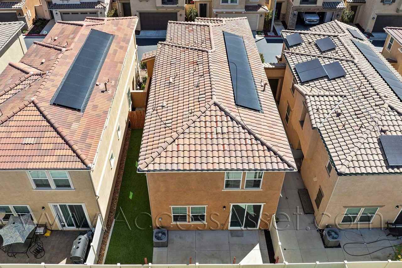 41948 Pedraza St - Photo 2 of 33