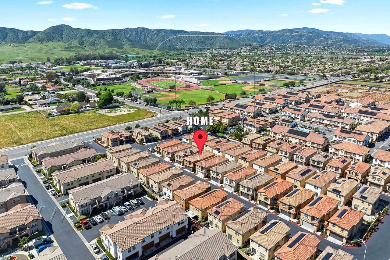 41948 Pedraza St - Photo 4 of 33