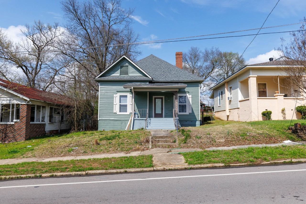 1208 2nd St - Photo 2 of 17